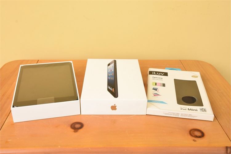 (NEW) Four (4) iPads and Accessories