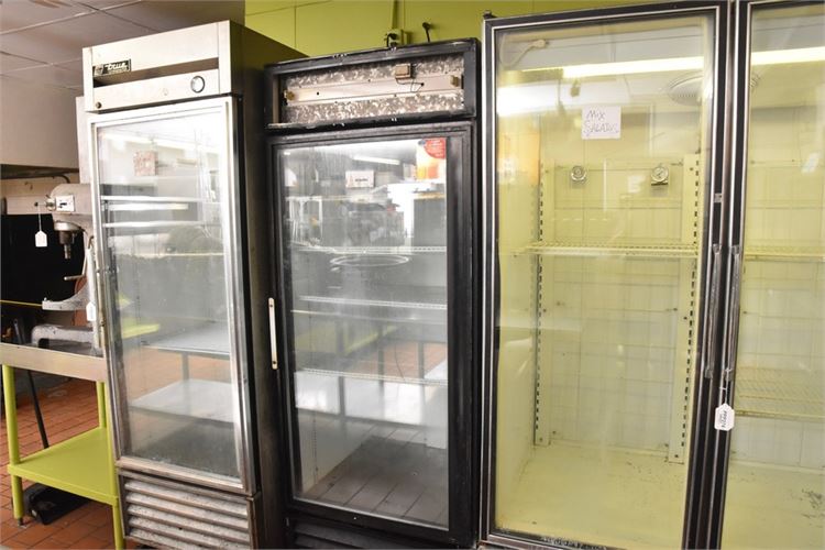 TRUE Commercial Refrigerator (BLACK)