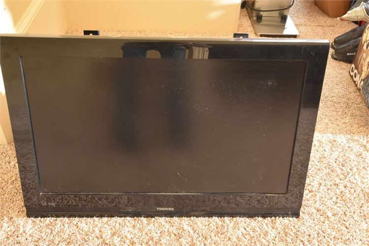 TOSHIBA Model 32AV502U Television