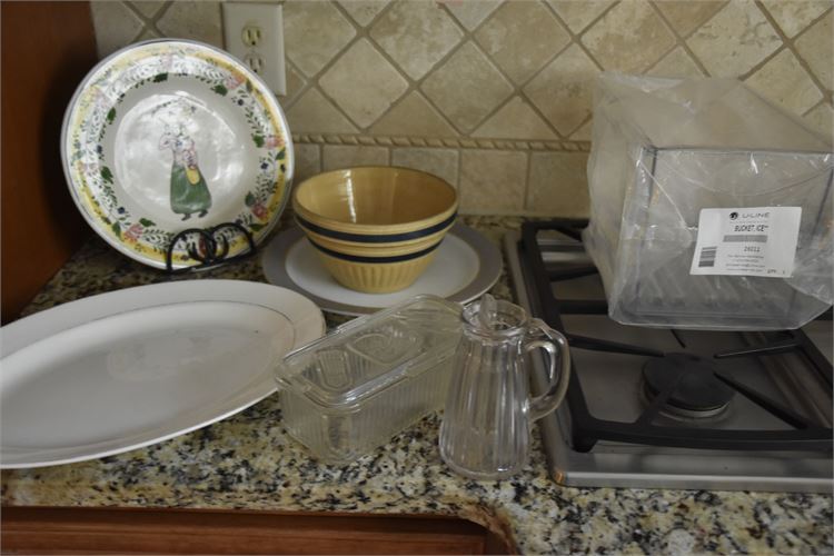 Group Lot Of Kitchen Items