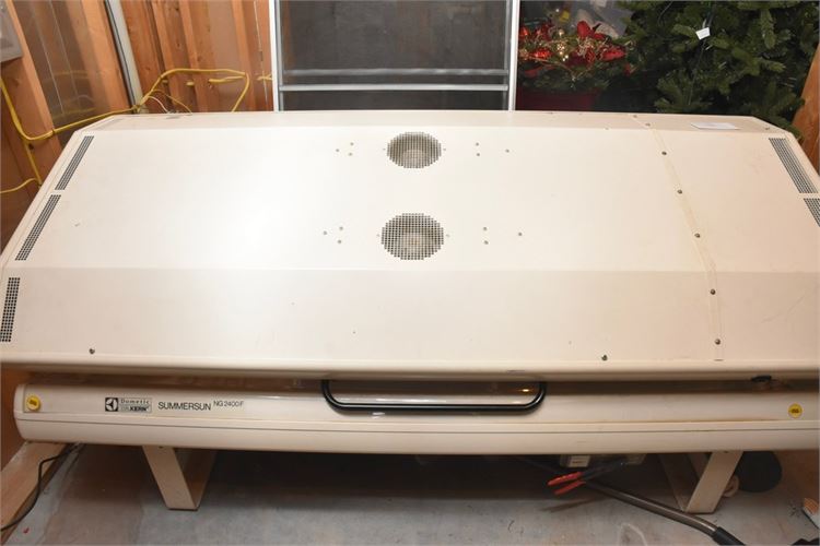 Dr. Kern SUMMERSUN NG 2400 F Tanning Bed