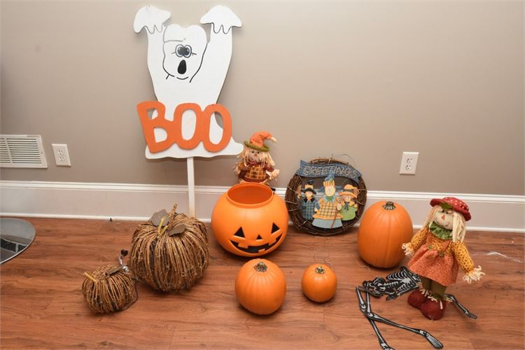 Group Lot Of Halloween Decorations