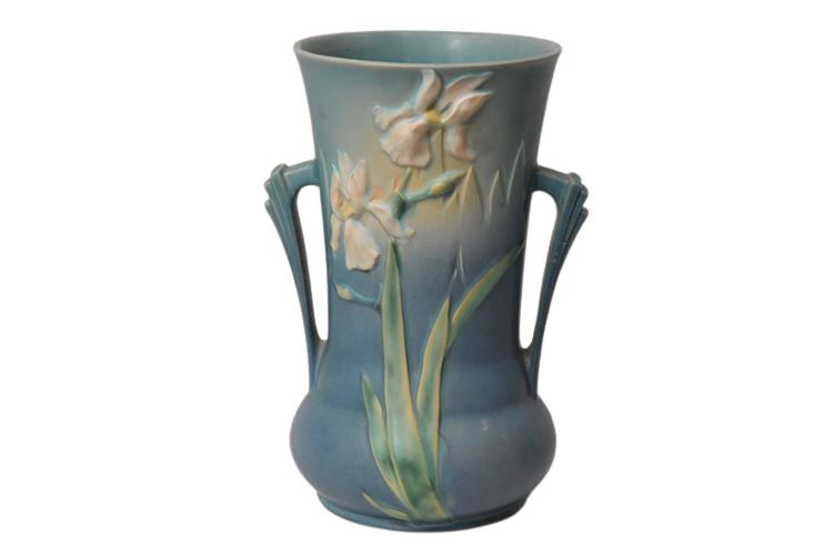 ROSEVILLE Iris Vase