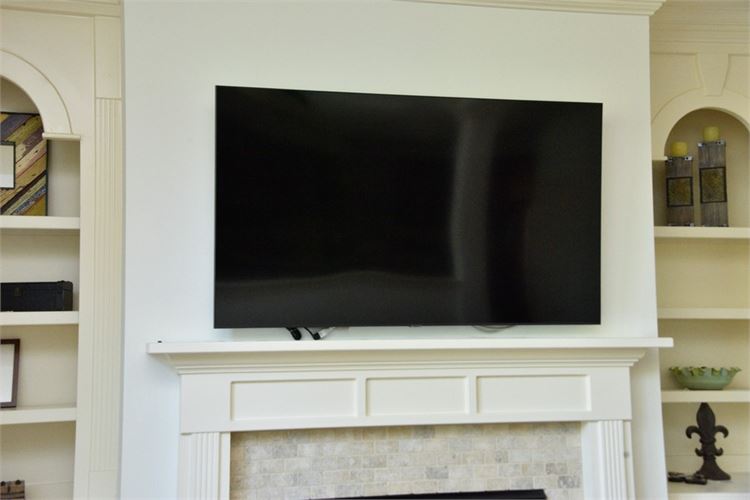 SAMSUNG  70'' Television