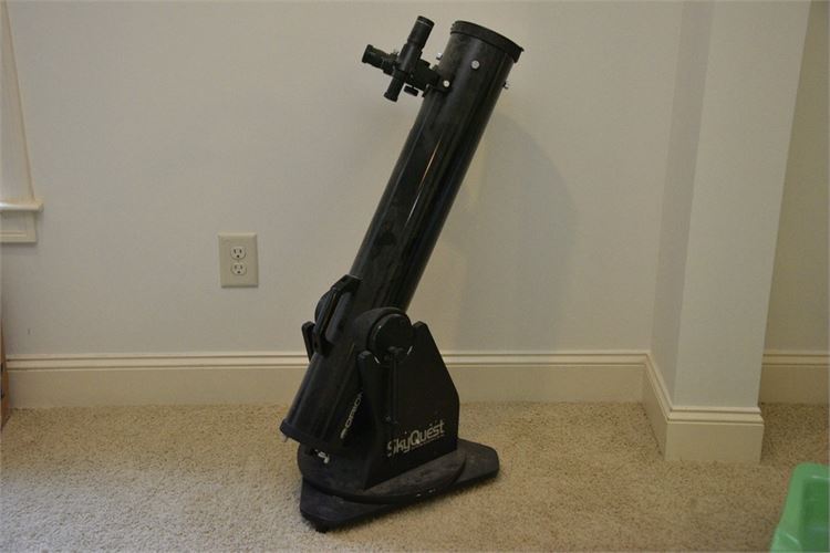 Orion SkyQuest  Dobsonian Telescope