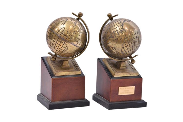 Pair, Globe Form Bookends