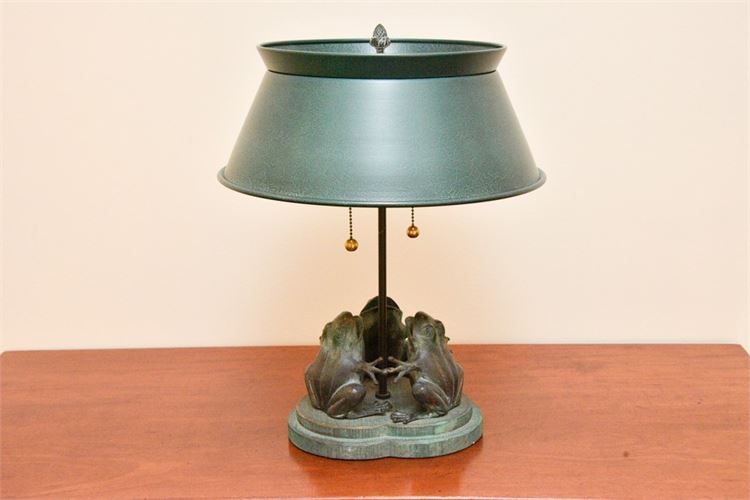 Frog Figural Table Lamp With Shade