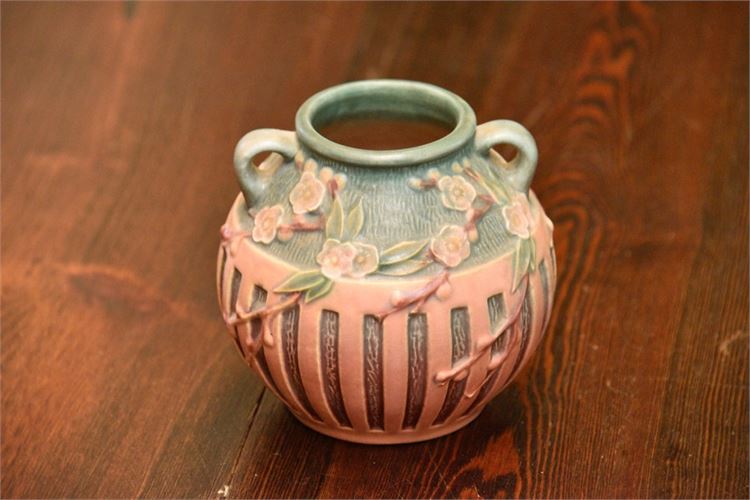 ROSEVILLE POTTERY Vase