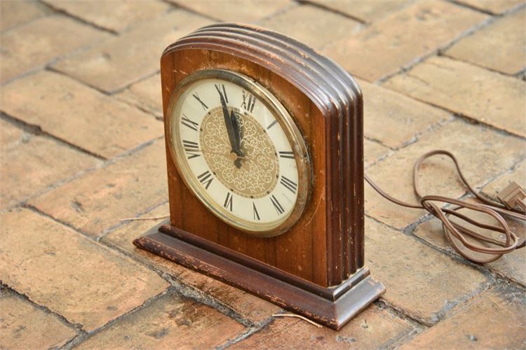 Vintage Wooden Mantle Clock