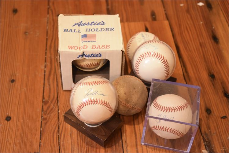 Group, Autographs Baseballs