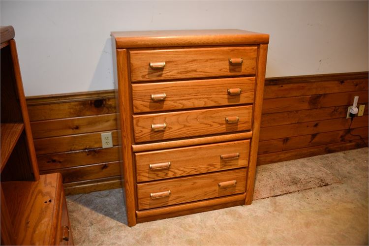 BROYHILL Wooden Chest Of Drawers