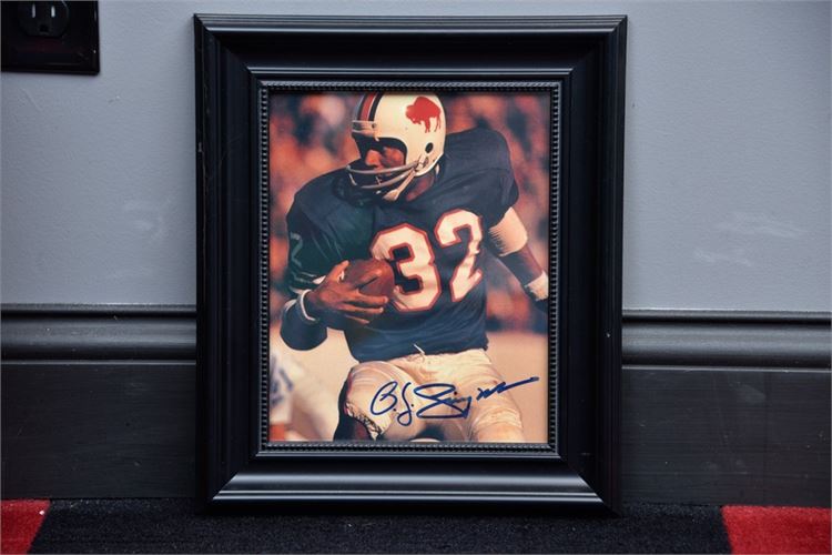 Autographed O.J. Simpson  BUFFULO BILLS  Photograph