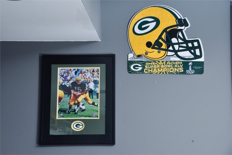 GREEN BAY PACKERS Bart Starr Photograph and Super Bowl XLV Wall Hanging