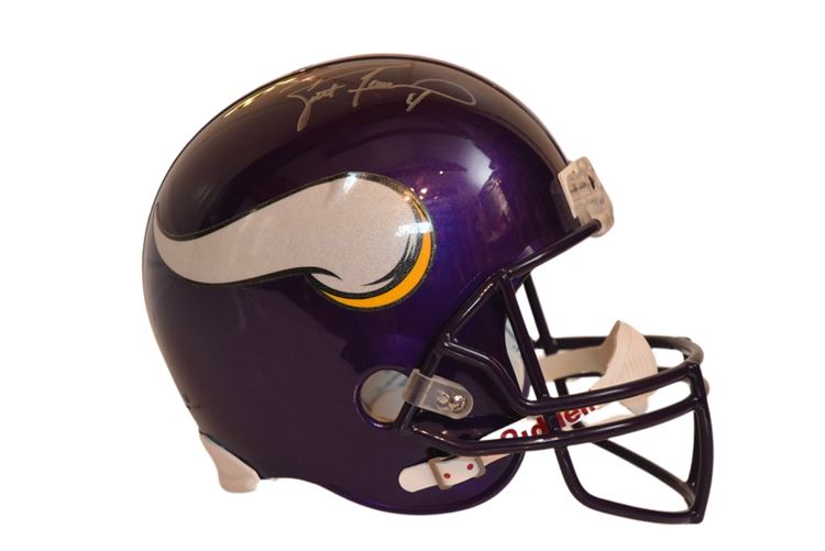 MINNISOTA VIKINGS Brett Farve Autographed Helmet