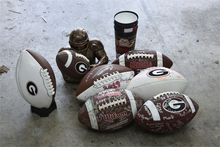 Group GEORGIA BULLDOGS Footballs