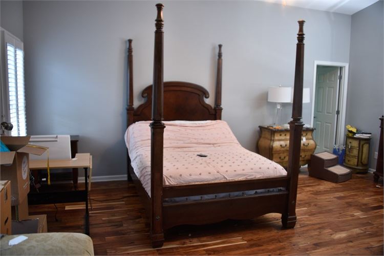 Four Poster Bed With Tempur-Pedic Mattress