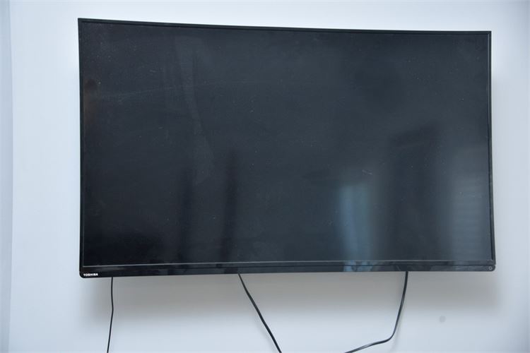 50" TOSHIBA Model 50L1400U Television