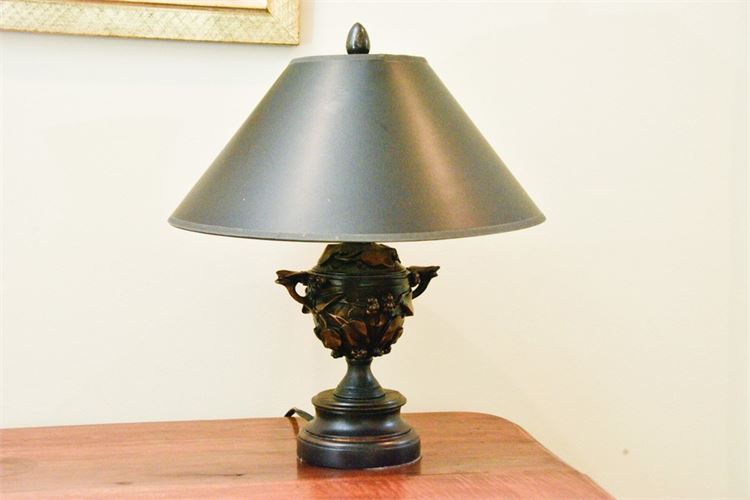 Decorative Table Lamp With Shade