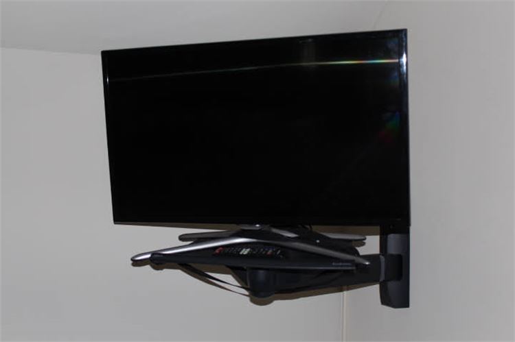 SAMSUNG UB32F500AF Television and Stand