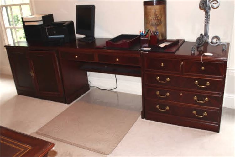 Knee Hole Executive Desk