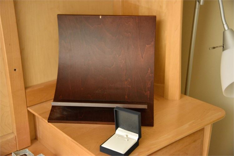 Stand and Jewelry Box