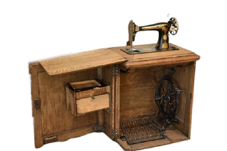 1917 SINGER Sewing Machine In Cabinet