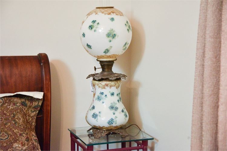 Vintage Floral Pattern Oil Lamp