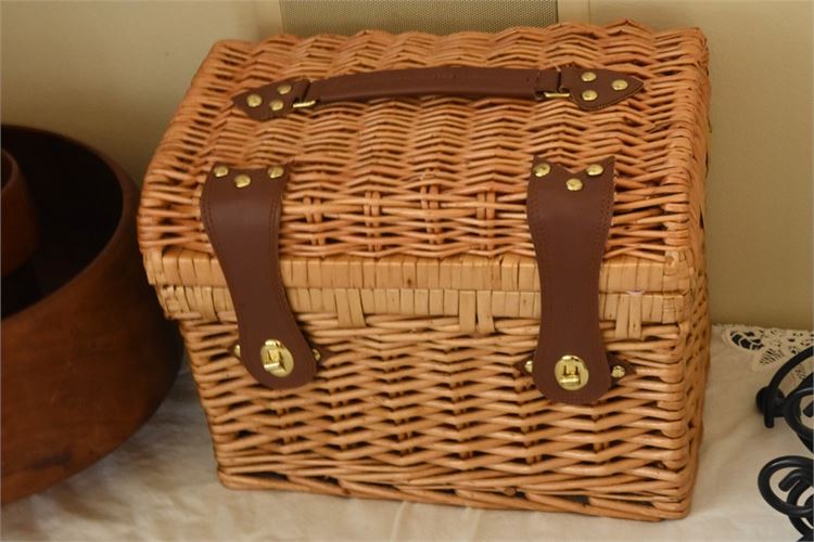 Picnic Time Napa Wine & Cheese 10-Piece Picnic Basket Set