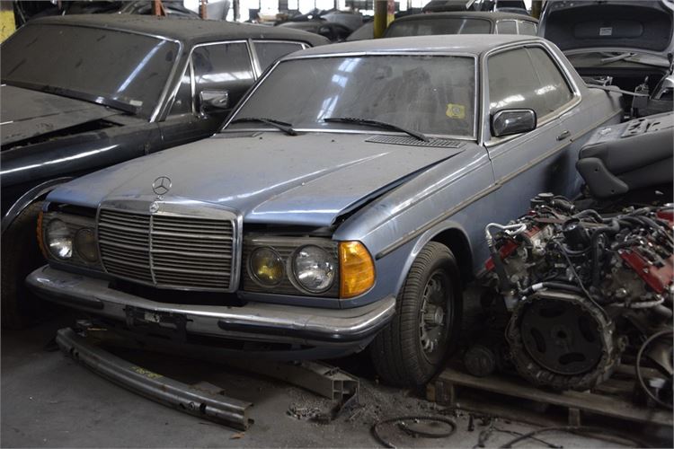 Mercedes-Benz W123