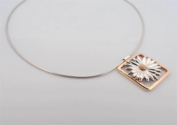 Tiffany & Co. Sterling and 18K Yellow Gold Daisy Pendant Necklace