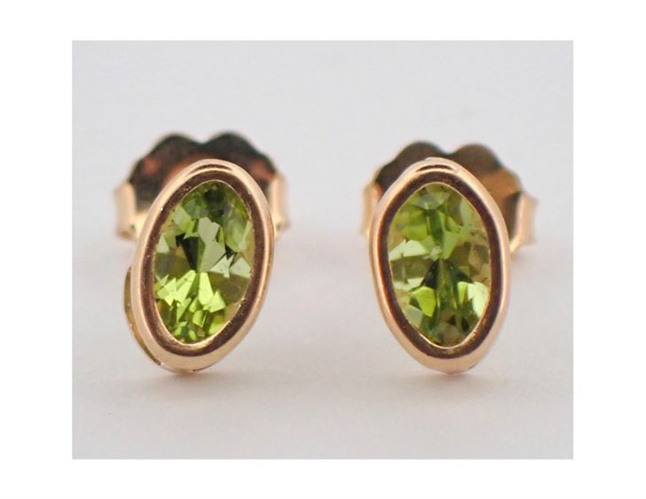 14K Yellow Gold Oval Peridot Stud Earrings w 14K Backs