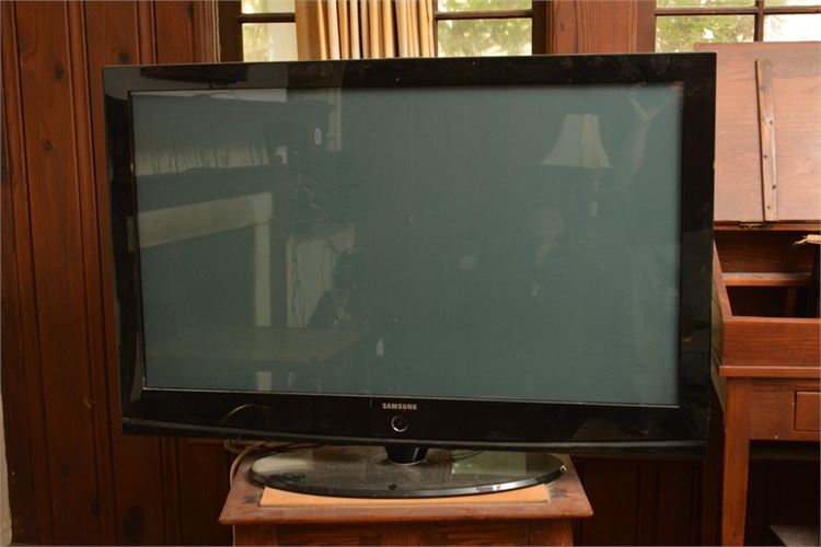 SAMSUNG Model: PN50A400C2D Television
