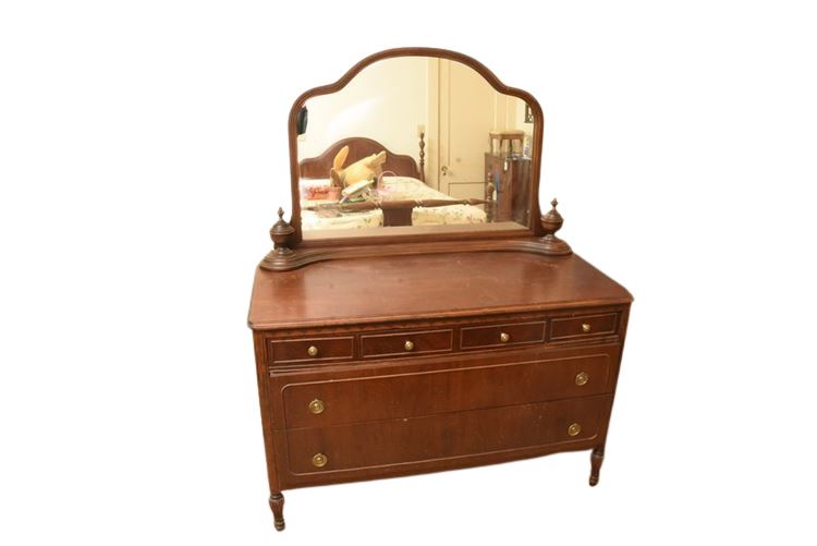 Dresser With Mirror