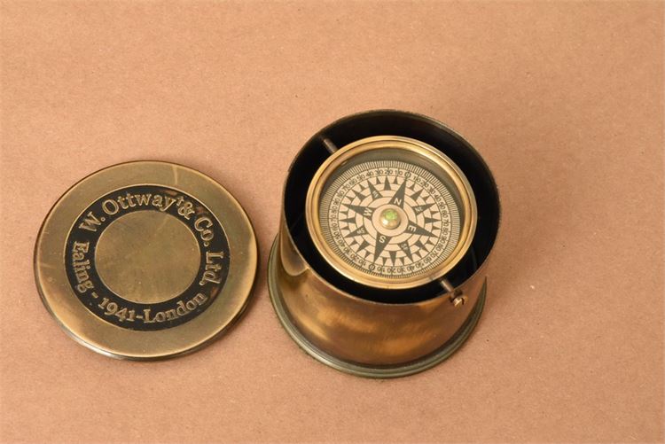 Compass by W. Ottawa & Co. Ltd. Ealing – 1941 – London, solid brass