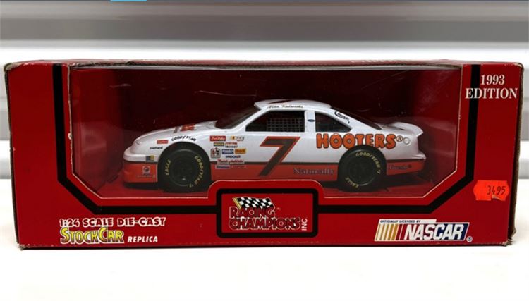 Nascar Alan Kulwicki 1993 Edition Racing Champions #7 Hooters 1:24 Stock Car