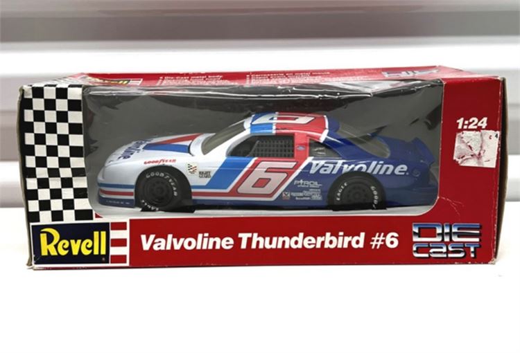 Revell Nascar Valvoline #6 Thunderbird 1/24 Scale Stock Car