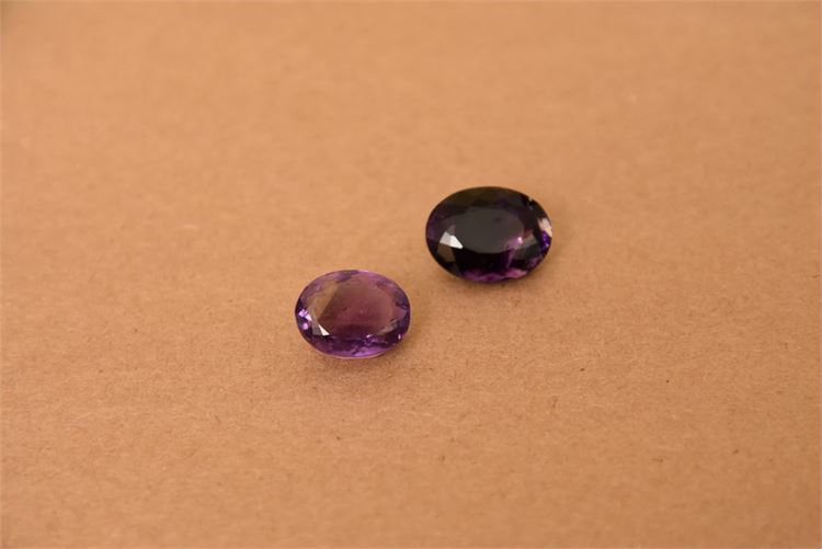 8.10 Ct natural dark purple amethyst, oval cut; 6.44 Ct natural amethyst