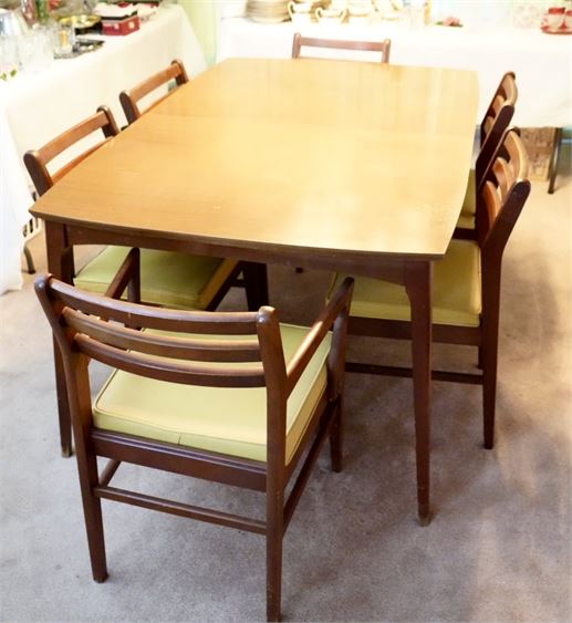 Mid Century Table And 6 Chairs