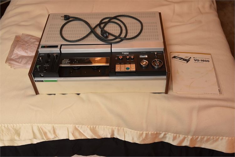 SONY Umatic VIDEOCASSETTE RECORDER MODEL VO-1600