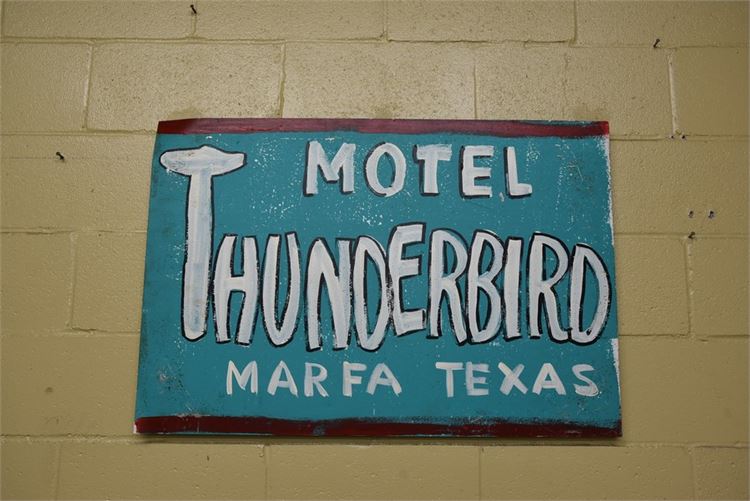 Tin Sign "Motel Thunderbird"