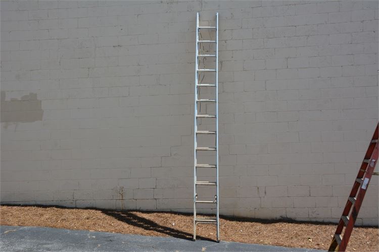 28 ft Ladder