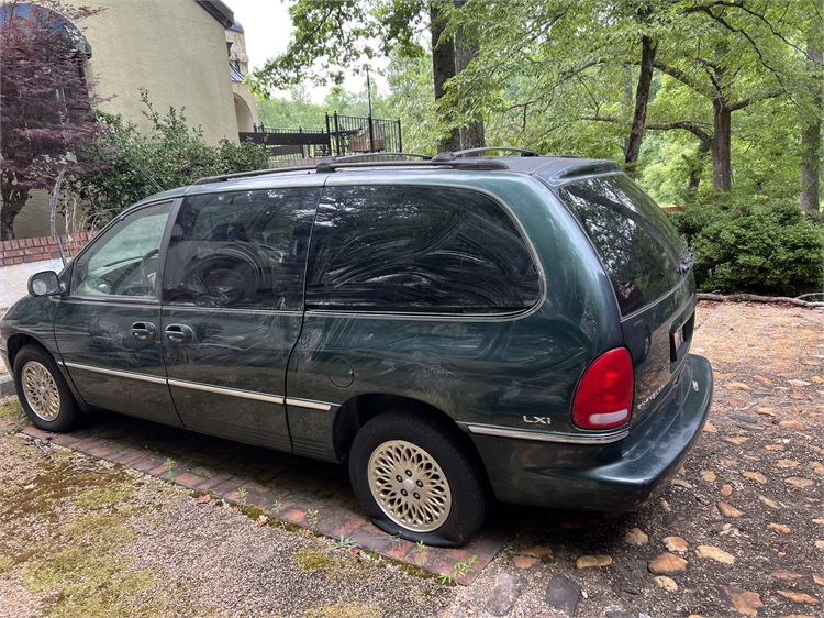 1997 Chrysler Town and Country Mini Van