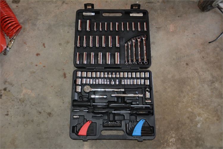 Pro-Grade SAE/Metric Mechanics Tool Set in Carrying Case