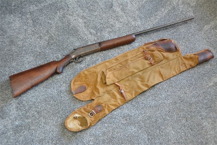 Vintage Shotgun With Soft Case
