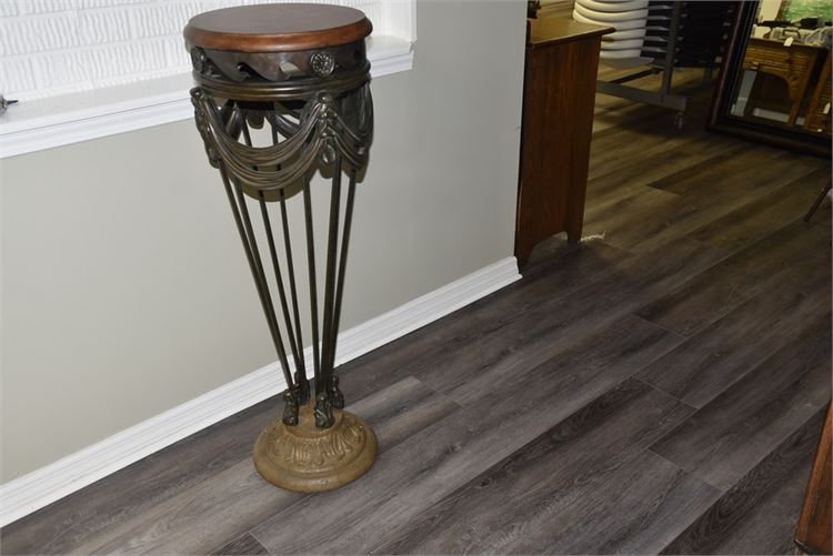 Classical Style Metal Pedestal