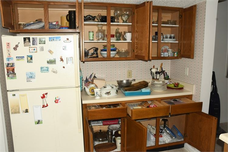 Contents of Left Side Kitchen Cabinets