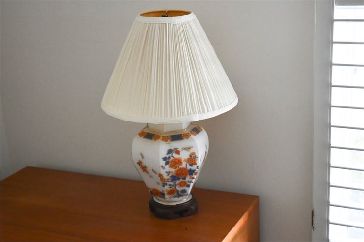 Vintage Floral Pattern Table Lamp