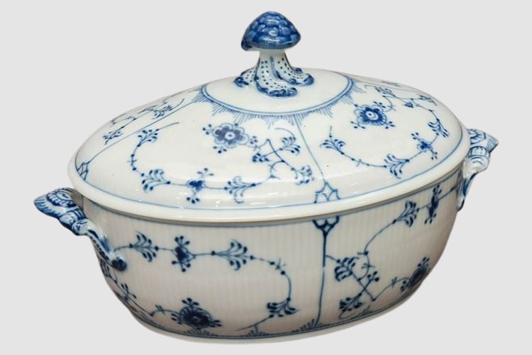 Royal Copenhagen Blue Fluted Half Lace Tureen With Lid