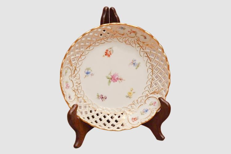 Meissen Porcelain Plate Reticulated Hand Painted Flowers Gold Trim