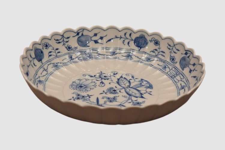 Meissen Germany Porcelain Fluted Round Vegetable Bowl in Blue Onion